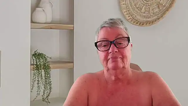 Snapshot of GrannyChrissy68 chatting on 05/27/26, 12:45 GrannyChrissy68 online show from 05/27/26, 12:45