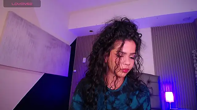 ximena diaz online show from 03/21/25, 11:01