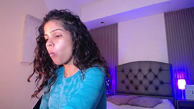 ximena diaz online show from 03/10/25, 07:29