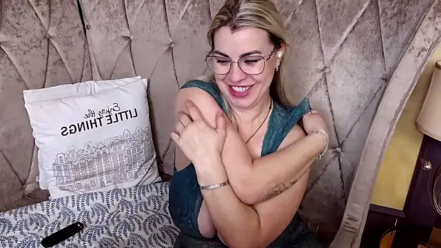 BustyGizelle online show from 03/11/26, 05:34