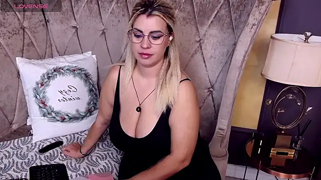 BustyGizelle online show from 11/15/25, 06:39