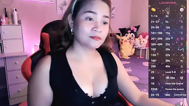 Snapshot of yenyen_ chatting on 05/22/26, 01:20 yenyen online show from 05/22/26, 01:20