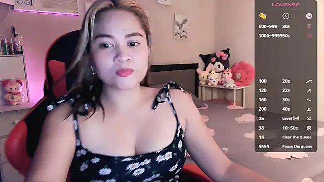 Snapshot of yenyen_ chatting on 06/17/26, 01:49 yenyen online show from 06/17/26, 01:49