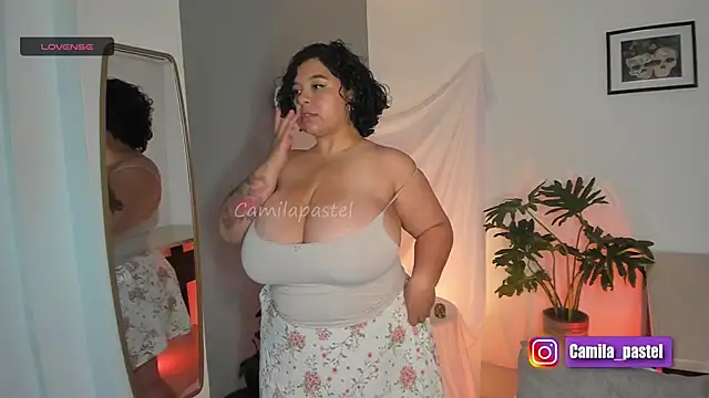 camilapastel online show from 10/26/25, 04:29