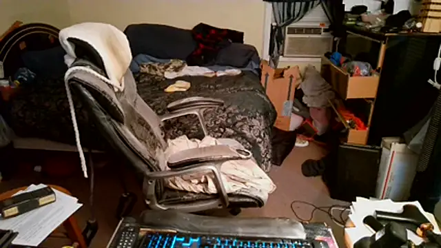 Snapshot of Toastir chatting on 01/08/26, 03:07 Toastir online show from 01/08/26, 03:07