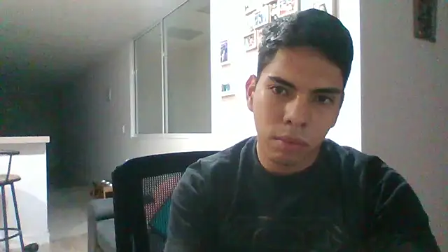Snapshot of michelangelus2000 chatting on 09/25/25, 04:29 michelangelus2000 online show from 09/25/25, 04:29