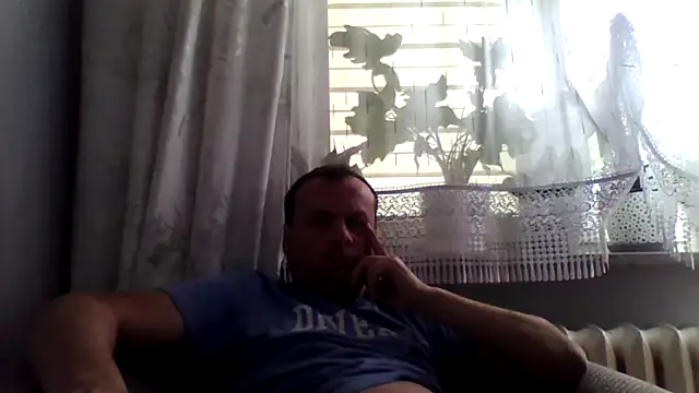 Snapshot of grzes19763 chatting on 06/06/26, 01:49 grzes19763 online show from 06/06/26, 01:49