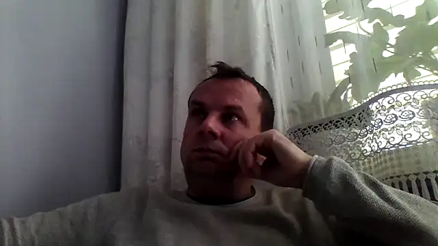 Snapshot of grzes19763 chatting on 06/15/26, 08:25 grzes19763 online show from 06/15/26, 08:25