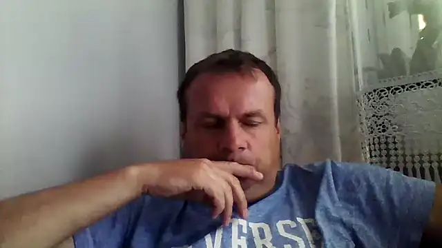 Snapshot of grzes19763 chatting on 07/08/26, 08:15 grzes19763 online show from 07/08/26, 08:15