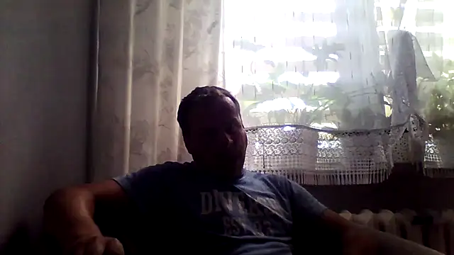 Snapshot of grzes19763 chatting on 06/27/26, 12:11 grzes19763 online show from 06/27/26, 12:11
