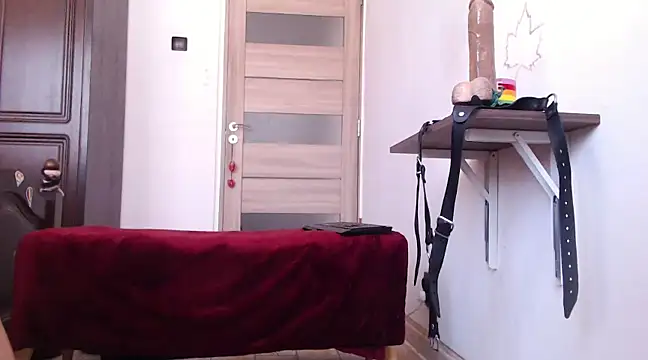 Snapshot of Goddess_Inanna chatting on 03/06/25, 11:58 Goddess Inanna online show from 03/06/25, 11:58