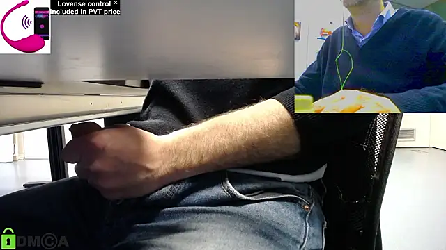 Snapshot of pliko chatting on 02/04/26, 09:37 pliko online show from 02/04/26, 09:37