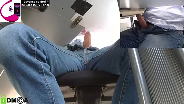 Snapshot of pliko chatting on 10/28/25, 02:16 pliko online show from 10/28/25, 02:16