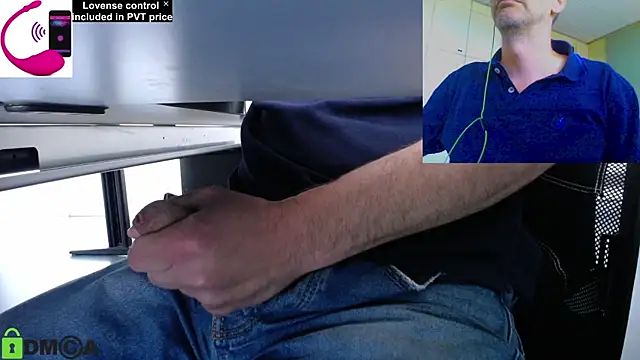 Snapshot of pliko chatting on 06/10/26, 09:43 pliko online show from 06/10/26, 09:43