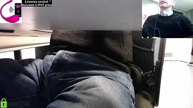 Snapshot of pliko chatting on 02/27/25, 09:40 pliko online show from 02/27/25, 09:40