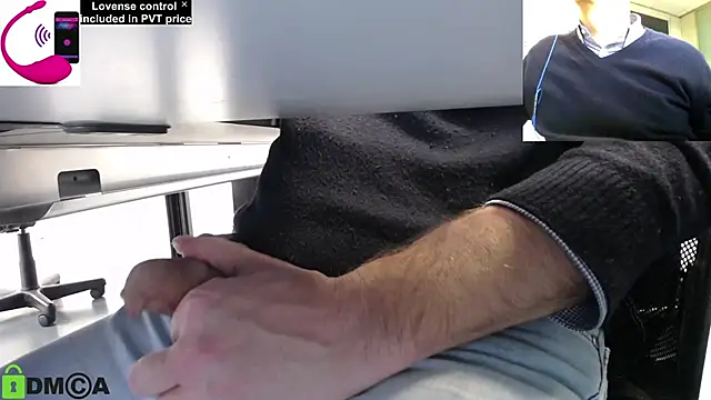 Snapshot of pliko chatting on 12/05/24, 11:12 pliko online show from 12/05/24, 11:12