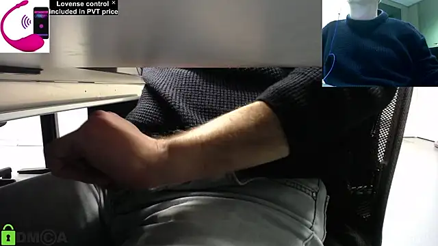 Snapshot of pliko chatting on 12/06/24, 04:12 pliko online show from 12/06/24, 04:12