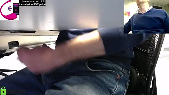 Snapshot of pliko chatting on 03/21/25, 08:39 pliko online show from 03/21/25, 08:39