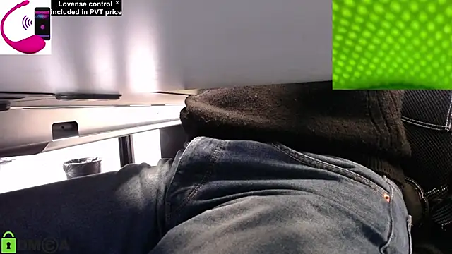 Snapshot of pliko chatting on 03/03/25, 11:22 pliko online show from 03/03/25, 11:22