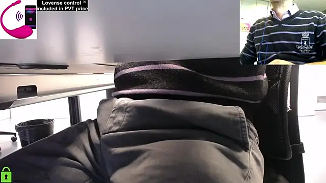 Snapshot of pliko chatting on 03/10/25, 11:12 pliko online show from 03/10/25, 11:12