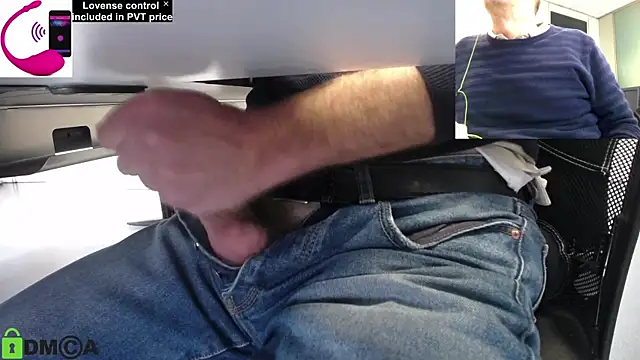 Snapshot of pliko chatting on 10/01/25, 01:04 pliko online show from 10/01/25, 01:04