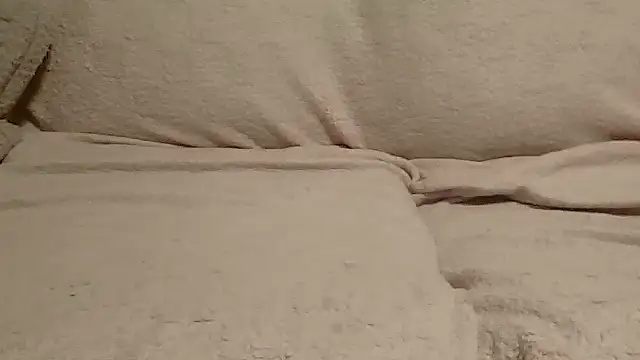 Snapshot of beautylovess chatting on 04/12/26, 01:03 beautylovess online show from 04/12/26, 01:03