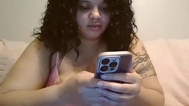 Snapshot of beautylovess chatting on 03/31/26, 04:03 beautylovess online show from 03/31/26, 04:03