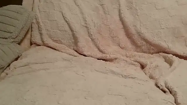 Snapshot of beautylovess chatting on 03/03/26, 12:23 beautylovess online show from 03/03/26, 12:23