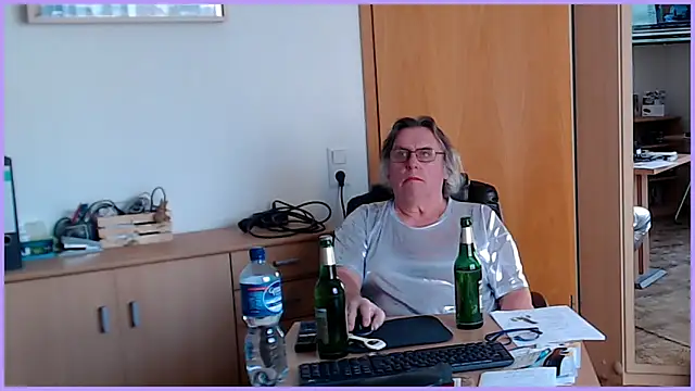 Snapshot of Sissygera chatting on 02/26/26, 11:32 Sissygera online show from 02/26/26, 11:32