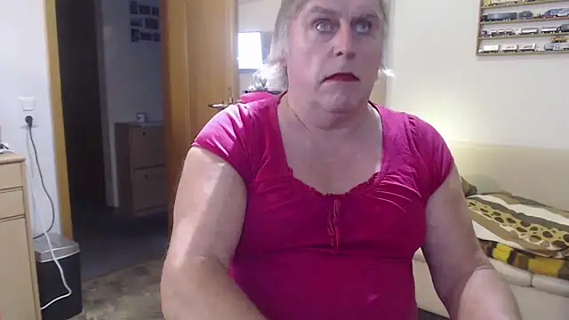 Snapshot of Sissygera chatting on 12/13/24, 07:53 Sissygera online show from 12/13/24, 07:53