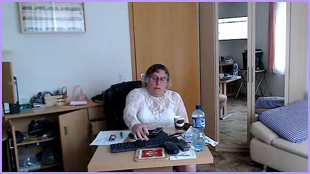 Snapshot of Sissygera chatting on 03/25/26, 08:35 Sissygera online show from 03/25/26, 08:35