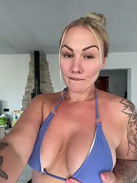 Snapshot of NastyMilf_ chatting on 09/19/25, 11:25 NastyMilf online show from 09/19/25, 11:25