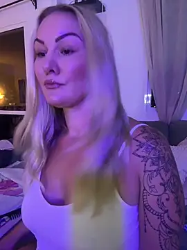 Snapshot of NastyMilf_ chatting on 10/13/25, 06:20 NastyMilf online show from 10/13/25, 06:20