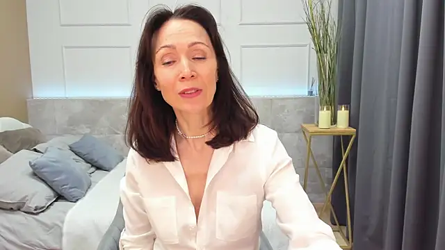 Snapshot of Maria_Gold chatting on 02/22/25, 01:57 Maria Gold online show from 02/22/25, 01:57