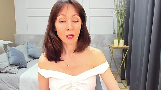 Snapshot of Maria_Gold chatting on 03/10/25, 04:46 Maria Gold online show from 03/10/25, 04:46