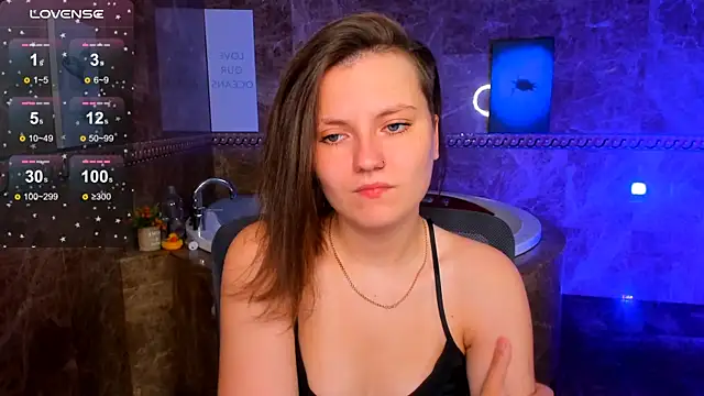 Snapshot of MelindaTin chatting on 06/20/26, 01:43 MelindaTin online show from 06/20/26, 01:43