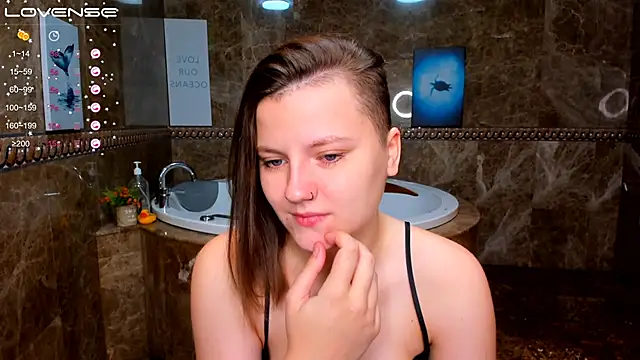 MelindaTin online show from 12/02/25, 01:39