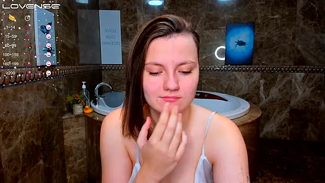 MelindaTin online show from 11/30/25, 12:22