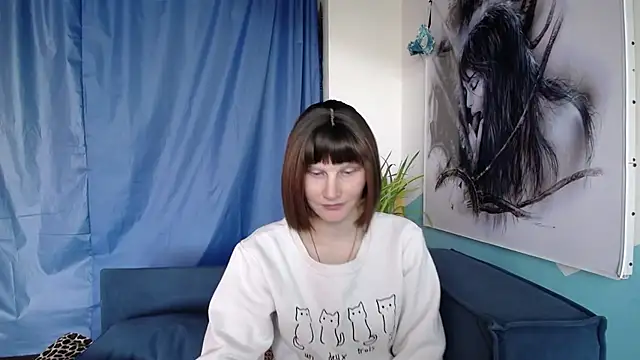 Snapshot of cornflower_mm chatting on 05/18/26, 02:01 cornflower mm online show from 05/18/26, 02:01