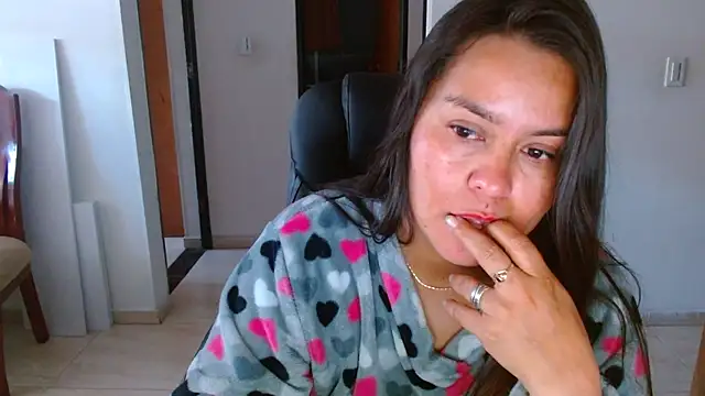 Ixchel Anaid online show from 11/23/25, 03:00