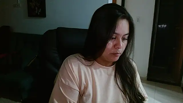 Ixchel Anaid online show from 12/14/25, 01:12