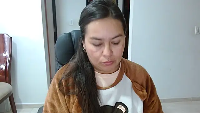 Ixchel Anaid online show from 12/02/25, 01:13