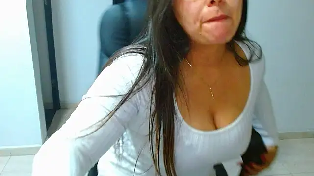 Ixchel Anaid online show from 03/28/26, 02:56