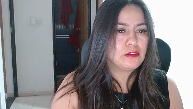 Snapshot of Ixchel_Anaid chatting on 04/27/26, 04:49 Ixchel Anaid online show from 04/27/26, 04:49