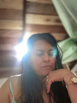 Ixchel Anaid online show from 10/30/25, 01:59