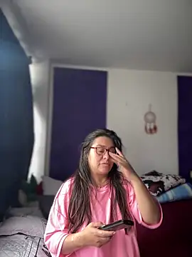 Ixchel Anaid online show from 10/04/25, 05:14