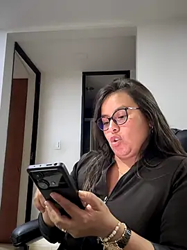 Ixchel Anaid online show from 11/25/25, 01:28