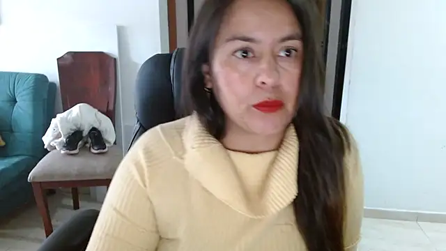 Ixchel Anaid online show from 11/10/25, 01:16