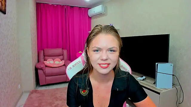 Strawberrye online show from 03/02/26, 03:18