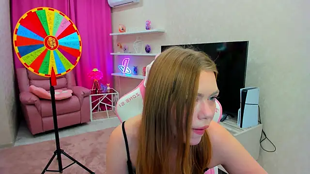 Strawberrye online show from 12/05/25, 03:27